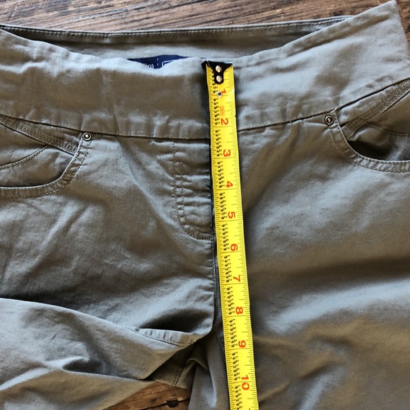 Reitmans Petites taupe capris - Picture 8 of 11